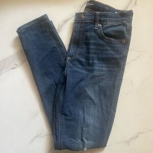 NEW WITHOUT TAGS- Lucky Brand Women’s Skinny Denim. 04/27